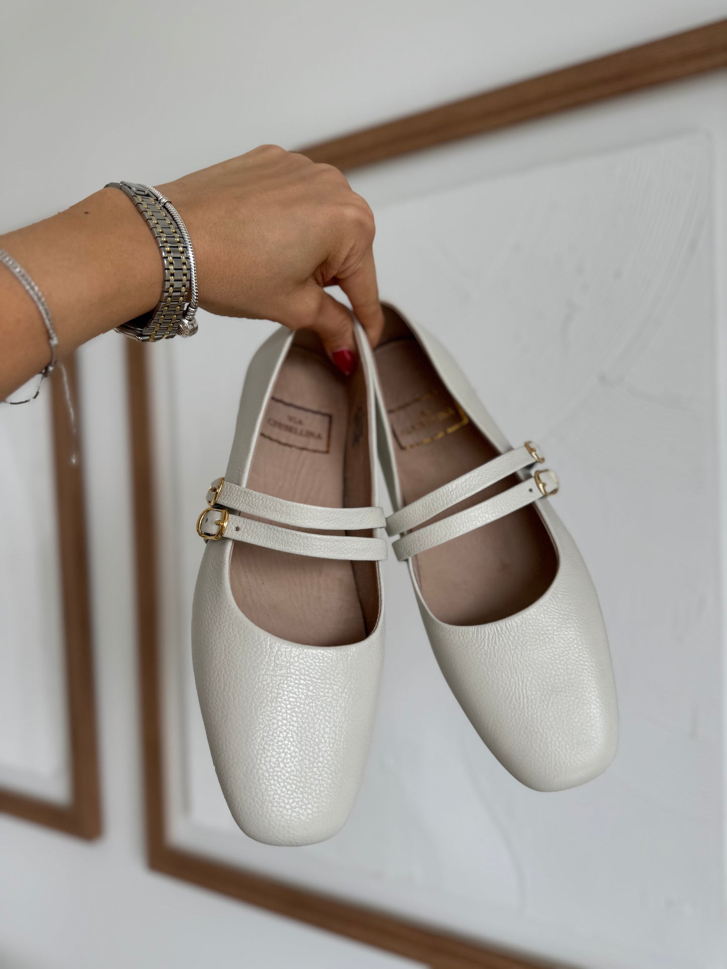 MaryJanes white